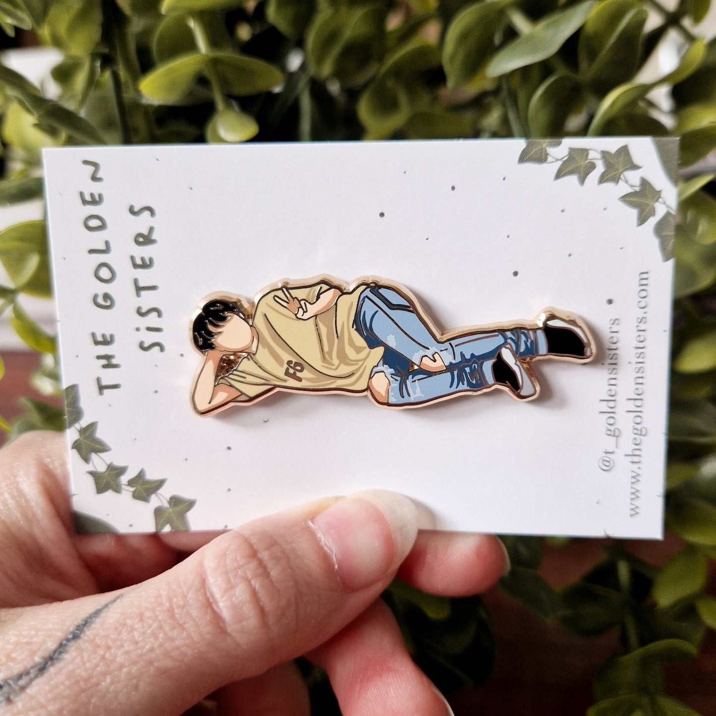 French girl Yoongi pin