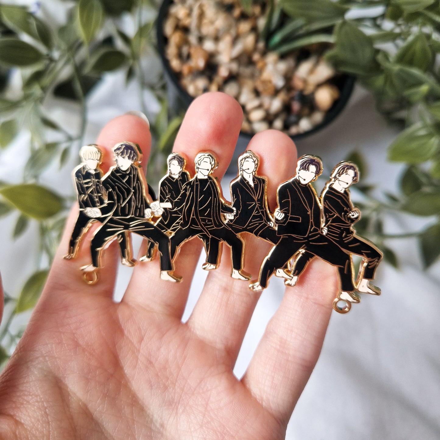 Black Swan pin image 2