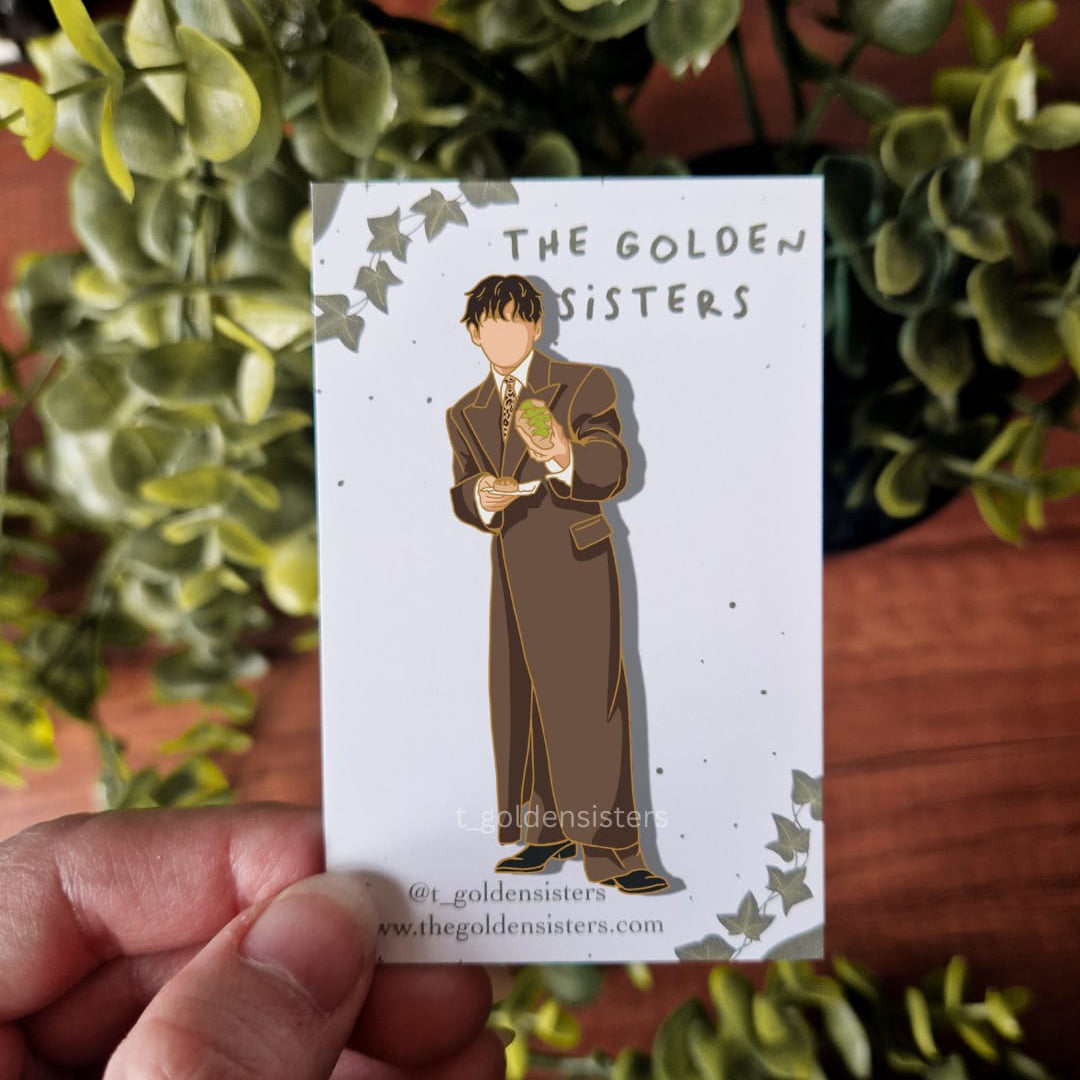 Taehyung pins (pre-order)